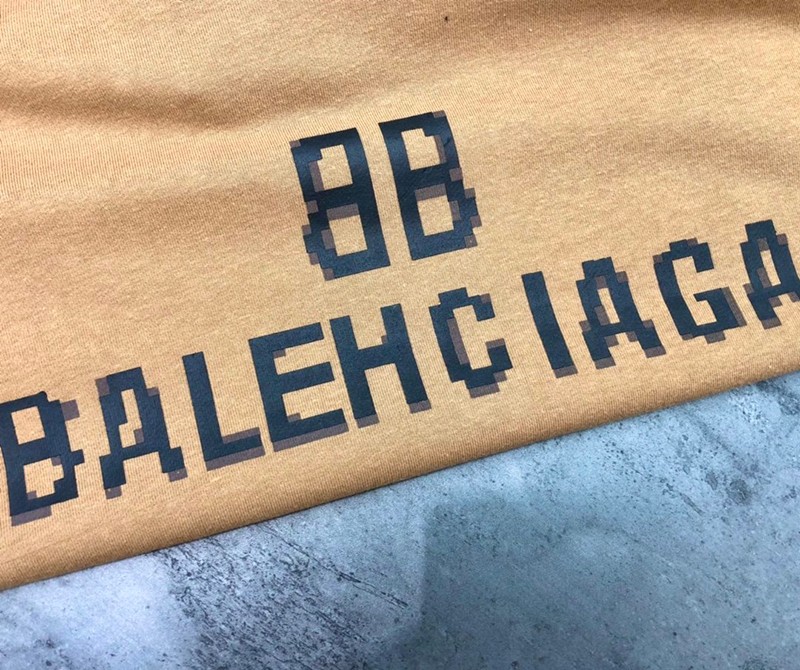 世界中で大人気♪バレンシアガ パーカー 偽物 BB PIXEL ミディアムフィット HOODIE★New baq05621